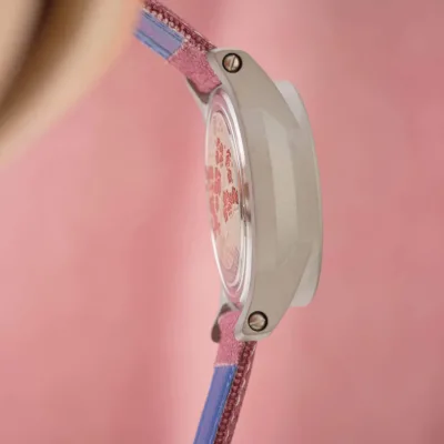 B5 SIDE N BACK S Side of sakura watch